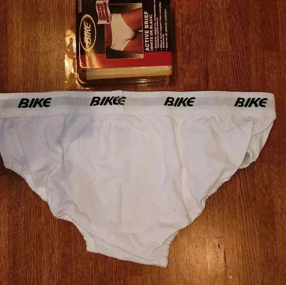 Vintage NOS bike Athletic brief. #7133 no longer produced. White XL - Picture 3 of 6